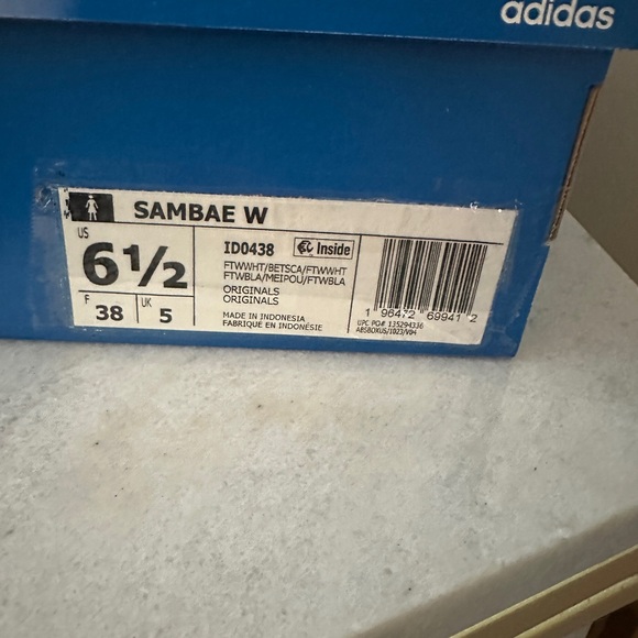 Adidas Red and White Adidas Sambae with Gum Sole - Picture 8 of 11